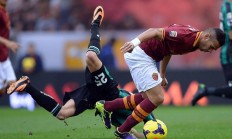 里尔发布备战花絮，国际比赛日状态回暖，国王杯任务艰巨，训练强度明显提升(国防部备战最新消息)-爱游戏官网首页