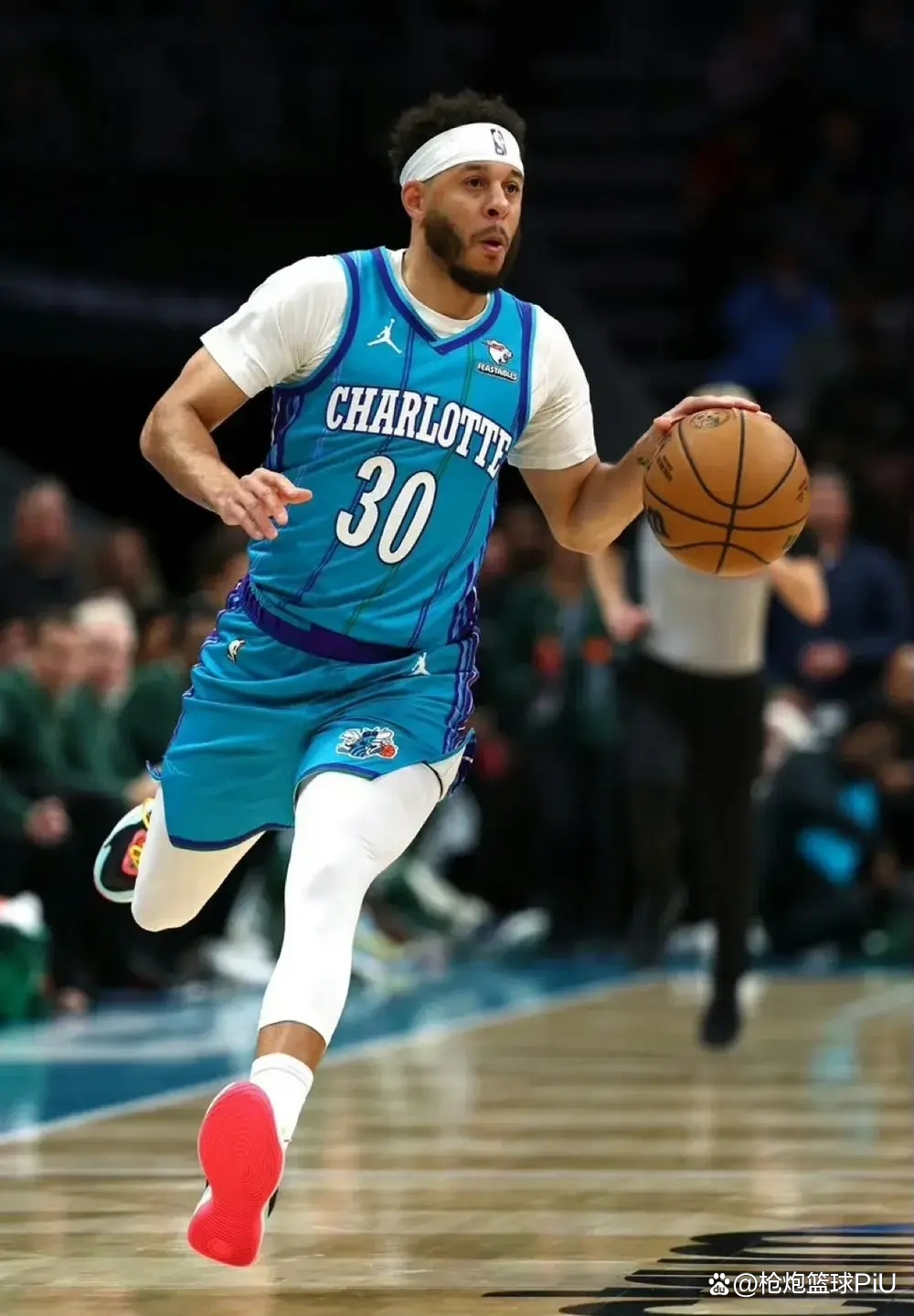 风云突变！夏洛特黄蜂训练课后再遭质疑，欧篮联版图或重绘，态度坚定，控场能力成焦点的简单介绍