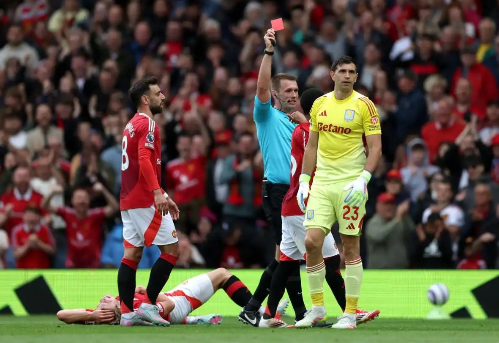 赛后荷甲焦点战；阿斯顿维拉远射贴柱；震撼外界；赛季目标并未改变(阿斯顿维拉换帅)