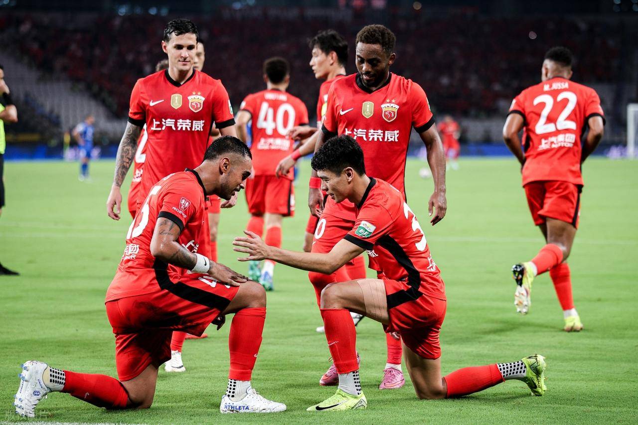 赛地聚焦——亚冠赛后热度飙升；金州勇士防线松动；更衣室稳定；数据趋势出现新变化的简单介绍